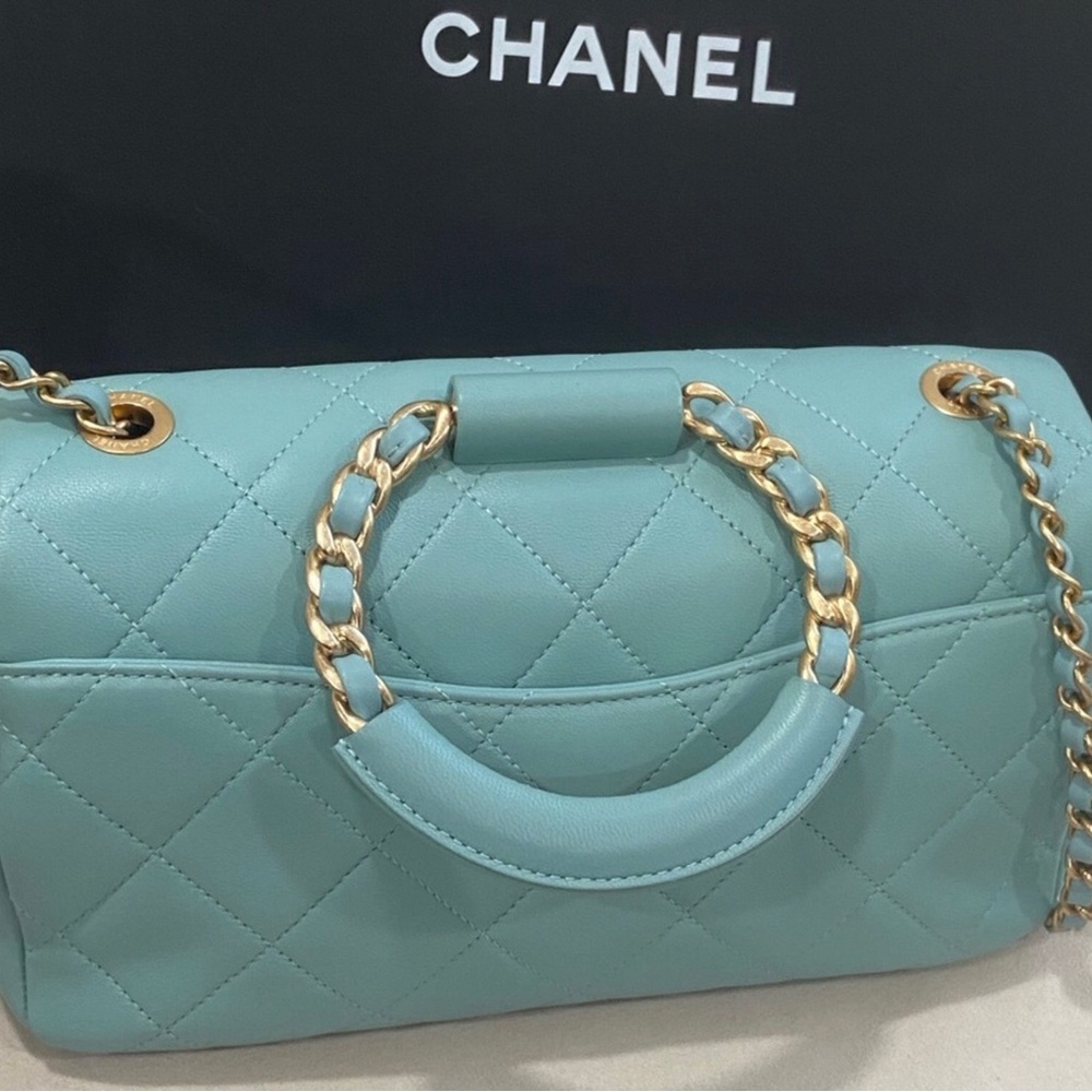SOLD CHANEL - Picture 2 of 11